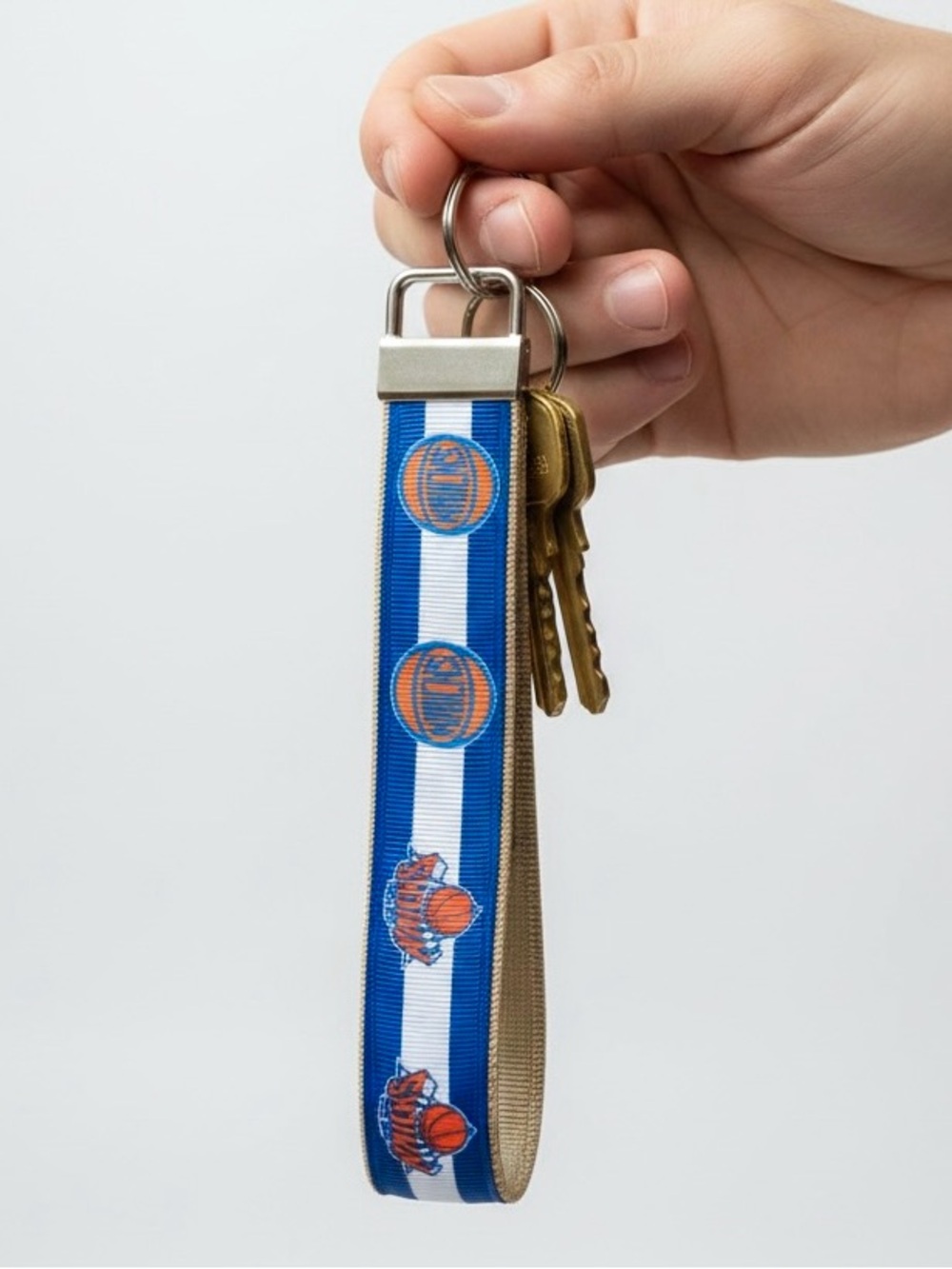 New York Knicks Blue & White Key Fob Wristlet/Basketball Key Holder/Fathers Day - Picture 2 of 3